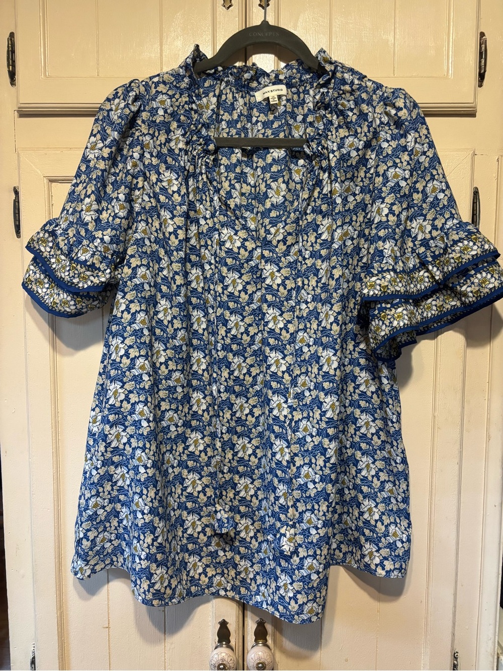 Max Studio Blue & White yellow Floral Blouse